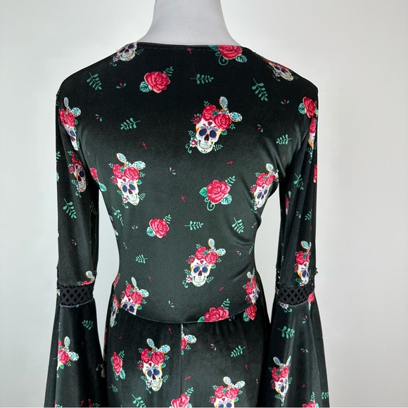 Spirit Halloween Velvet Dia de Los Muertos Floral Flare Sleeve Velvet Dress S - Picture 10 of 12